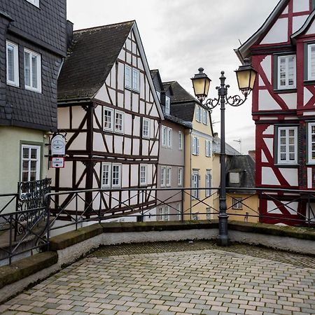 Altstadt Apartment Am Dom Wetzlar, 1 Zi, Kueche, Bad Mit Parkplatz Am Grundstueck Екстер'єр фото